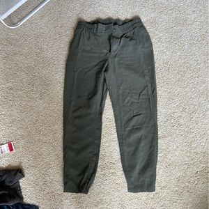 Green high waisted, stretch waisted pants
